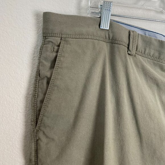Tommy Bahama Mens 42 Green Bermuda Shorts Outdoor Lyocell Blend 9in Inseam - Picture 2 of 7